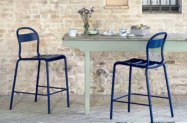 chaises design cafeteria