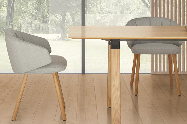 chaises de couleur bleu , beige 