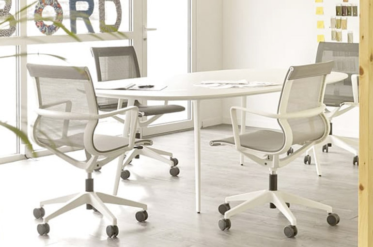fauteuil réglable en hauteur