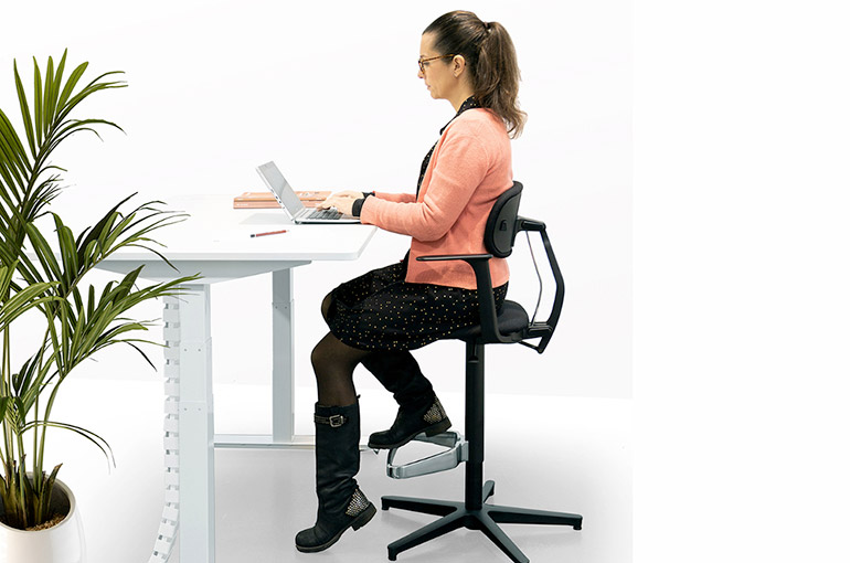 siege special bureau assis debout