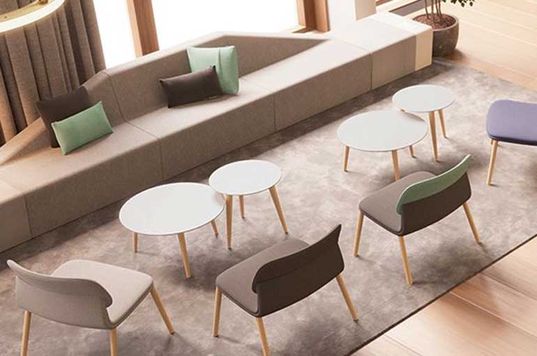 table et fauteuil accueil client