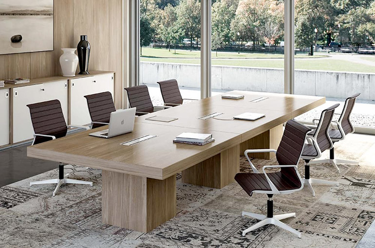 table de réunion en bois massif