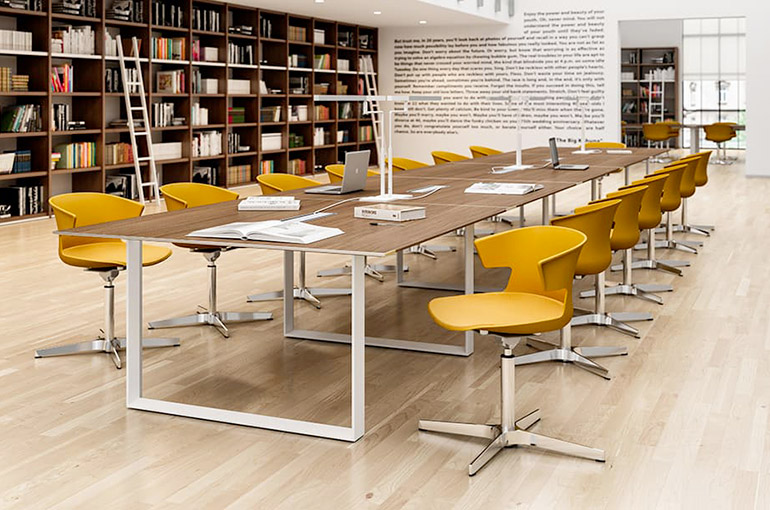 grande table de réunion
