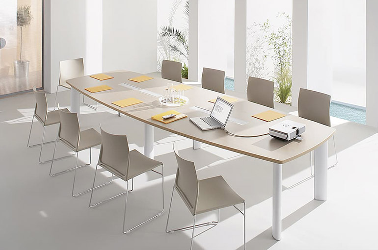 table de réunion moyenne