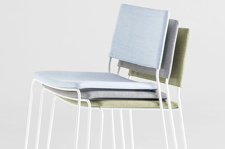 chaises empilables